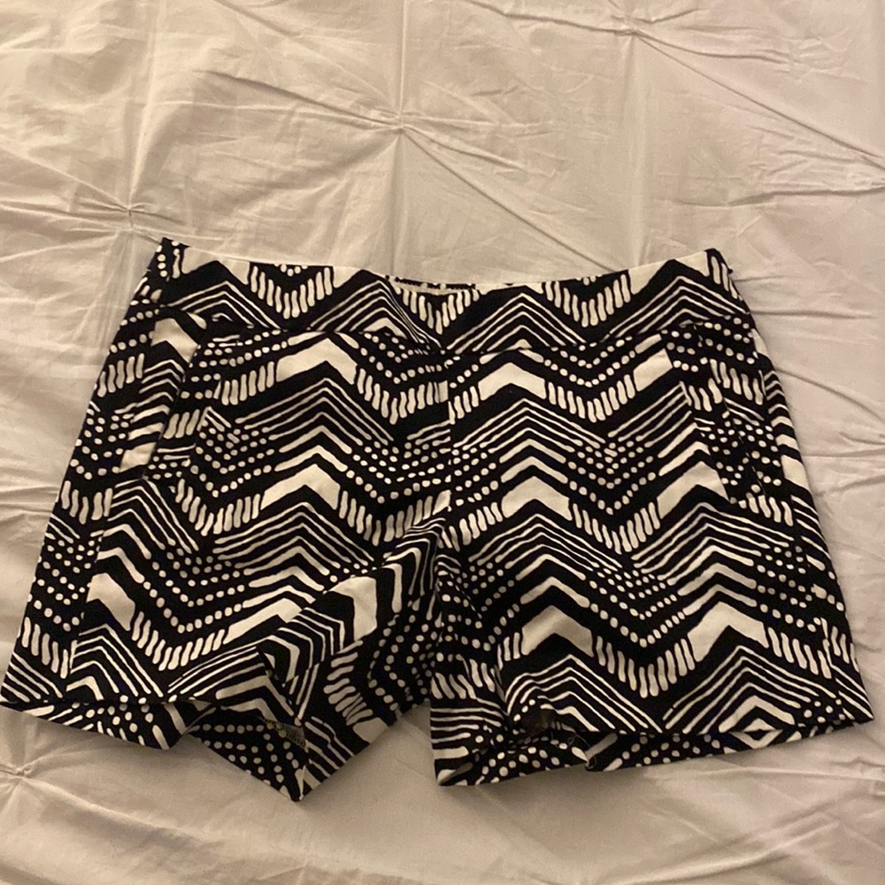 J crew 4 in inseam chino shorts, size 8, mid size